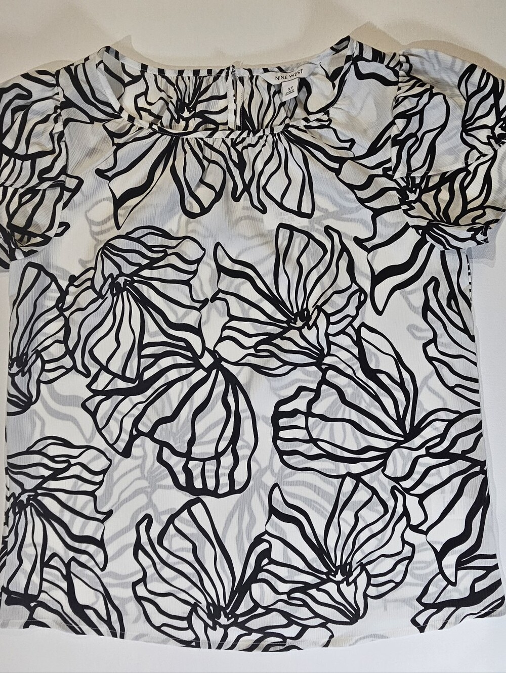 Nine West Blouse Womens Size XS White Black Floral Casual Cocktail Brunch Party
